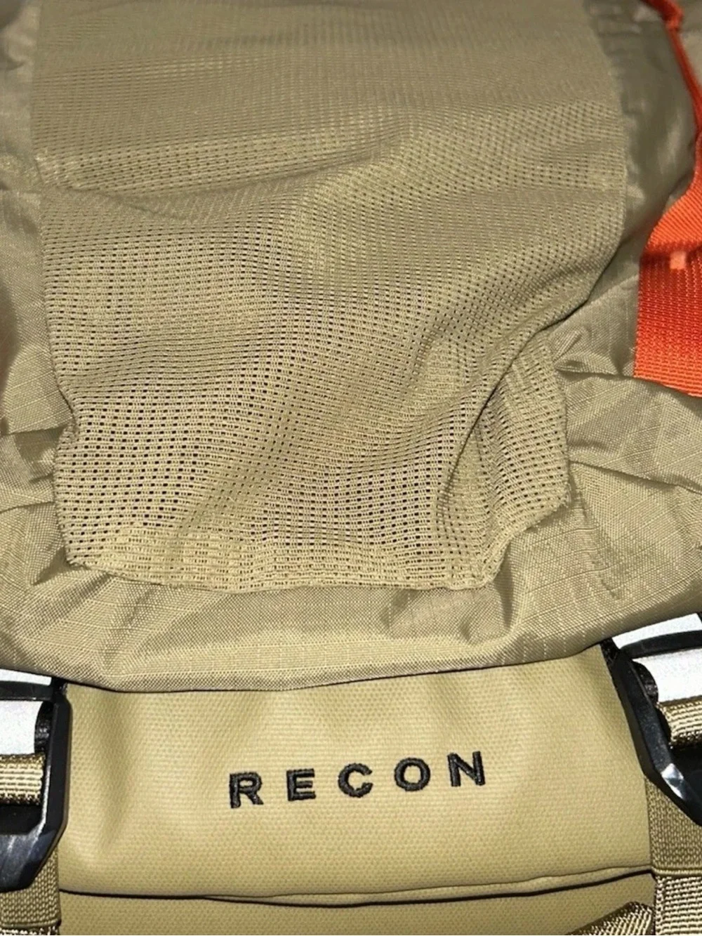 The North Face Women’s Recon Backpack Flexvent Hiking In Cedar/Lava Red NWT